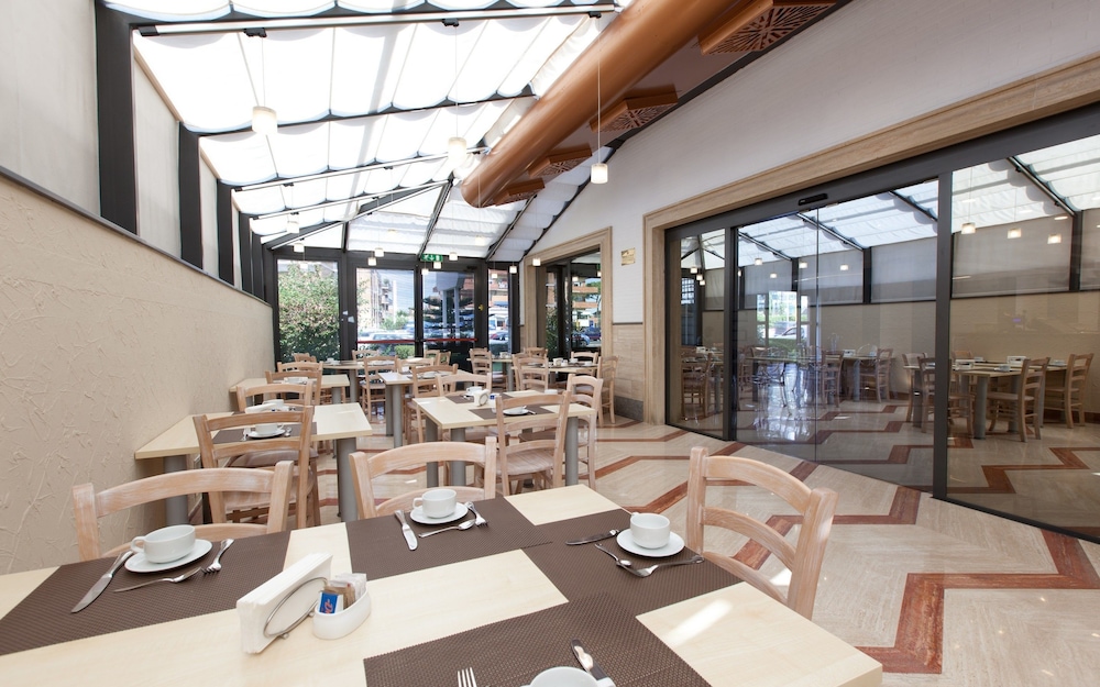 Garner Hotel Rome Aurelia by IHG 47/64