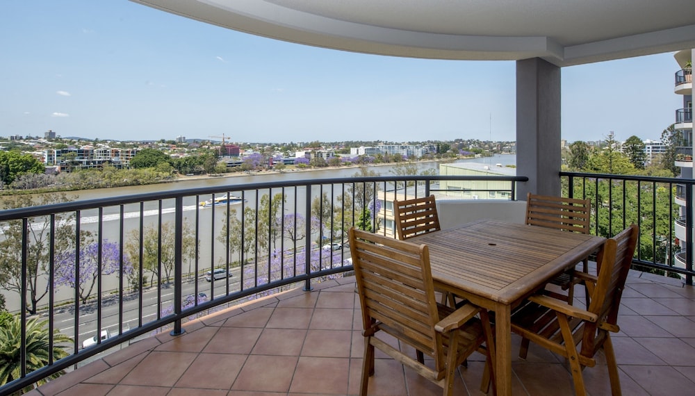 The Oasis Apartments 51/66