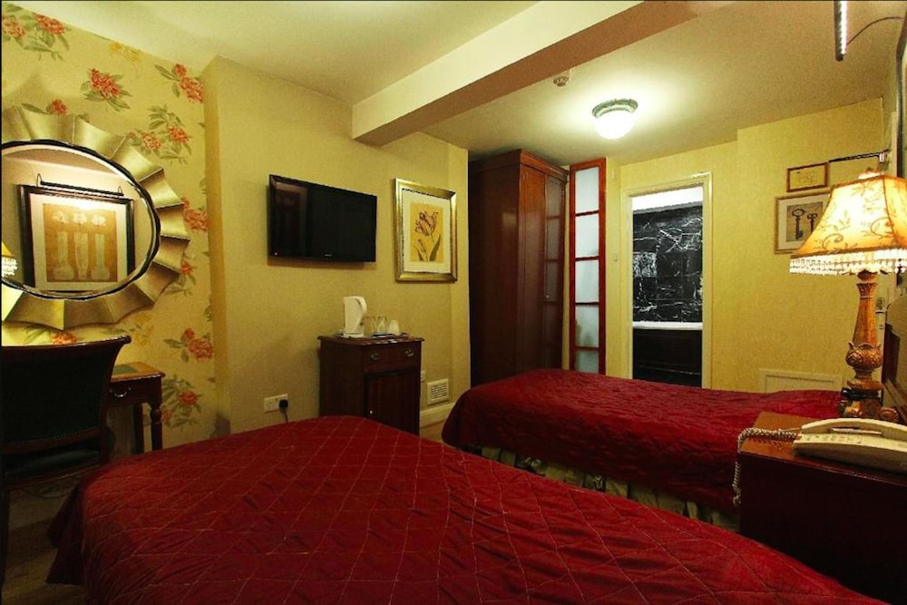 Opulence Centra London Hotel 23/75