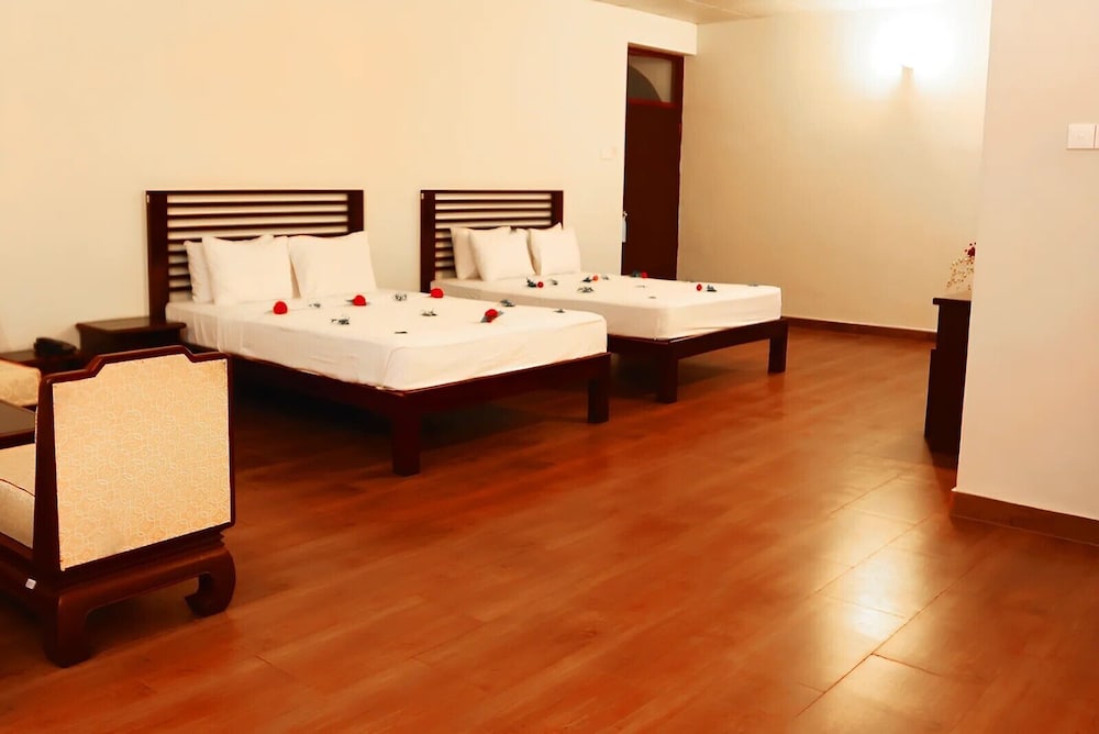 Hikkaduwa Beach 20/49