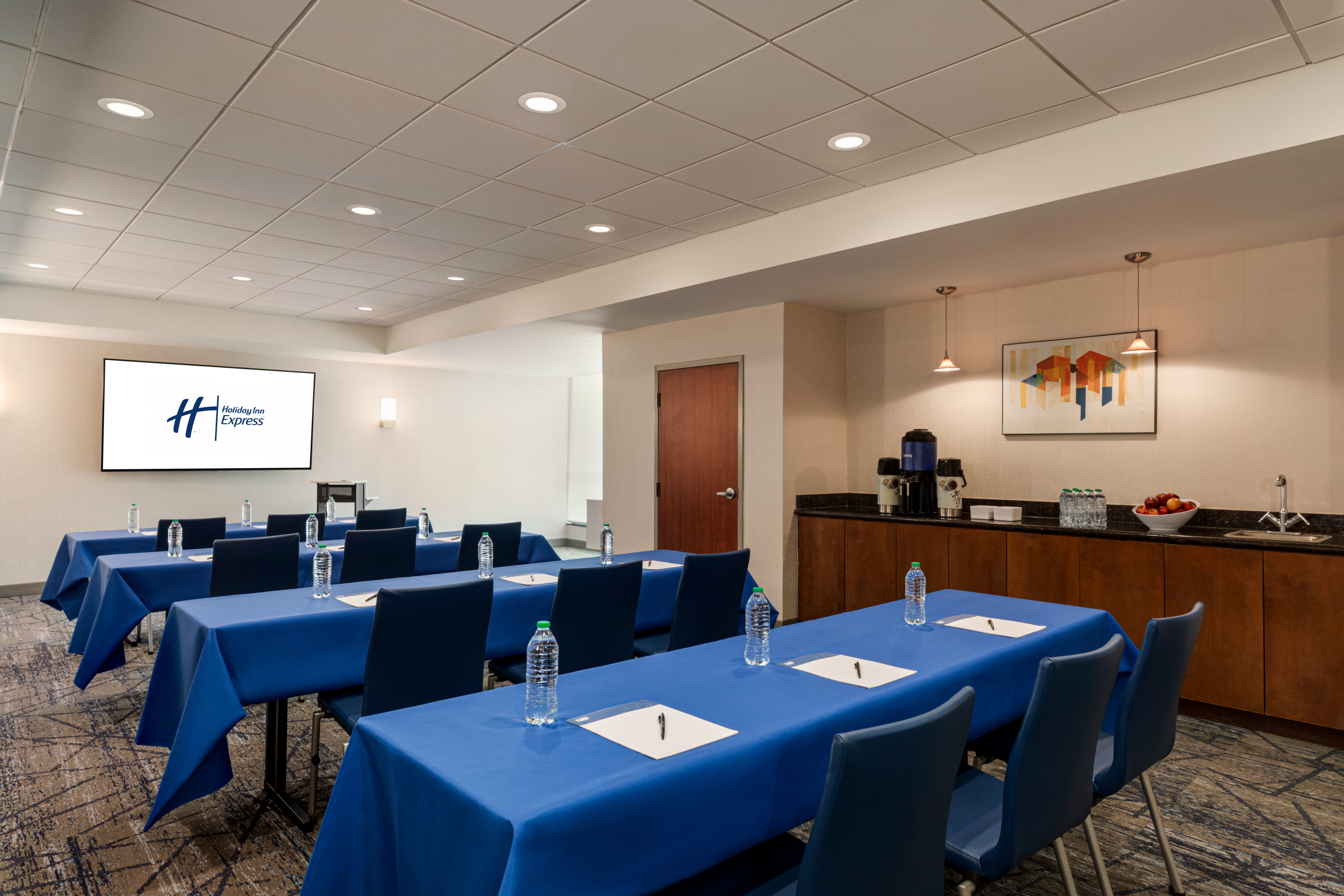 Holiday Inn Express Baltimore At the Stadiums 44/55