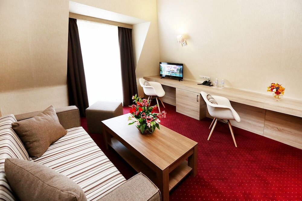 Coop Hotel Sofia 50/69