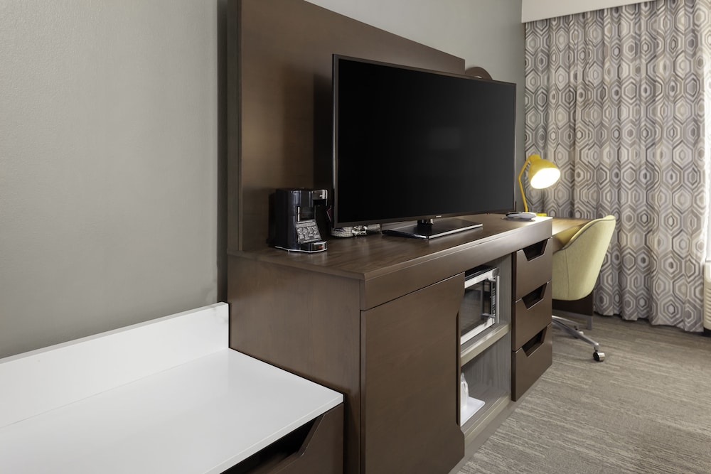 Hampton Inn & Suites Concord/Charlotte 48/57