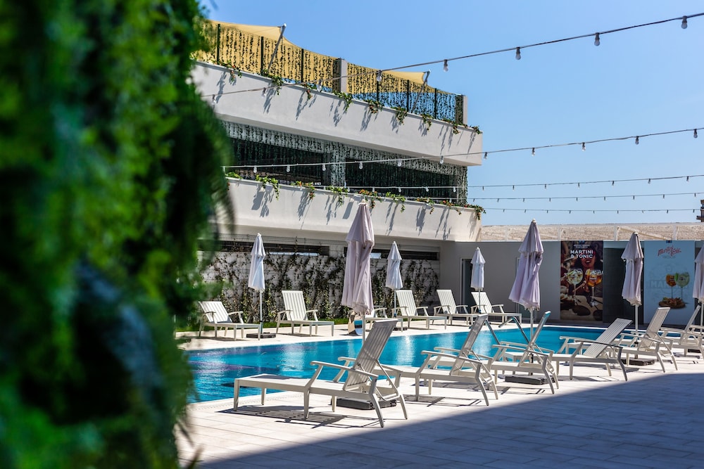 Nyota Hotel & Conference Center 27/33