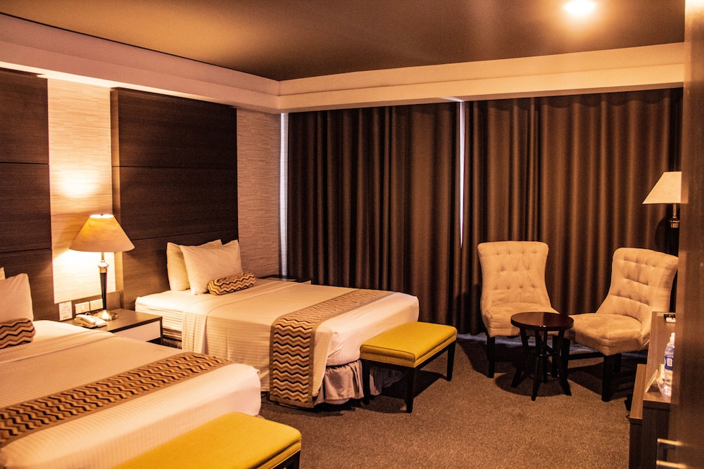 88 Courtyard Hotel 33/52