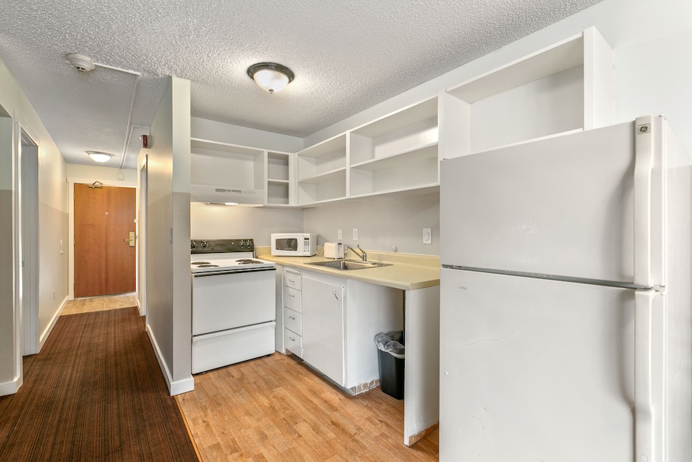 Interurban Suites Hotel, a Dazzler Select by Wyndham 52/69