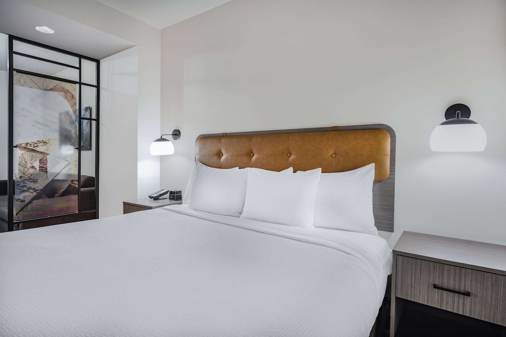 La Quinta Inn & Suites by Wyndham Yucaipa 25/51