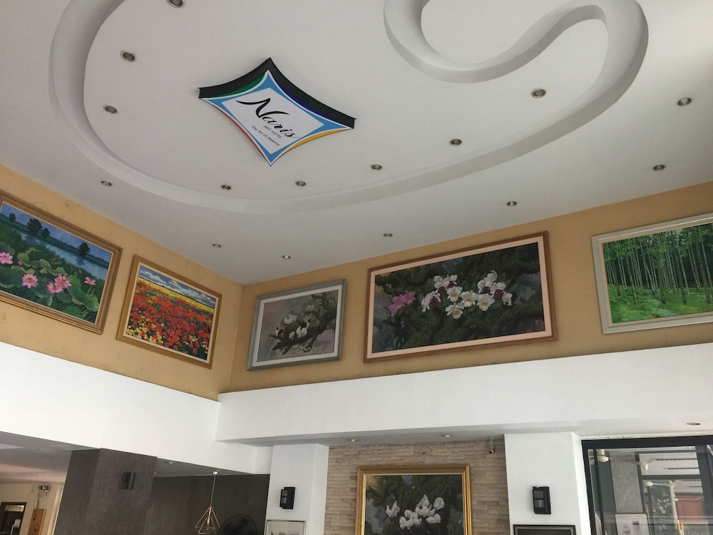 NARIS ART HOTEL 14/55