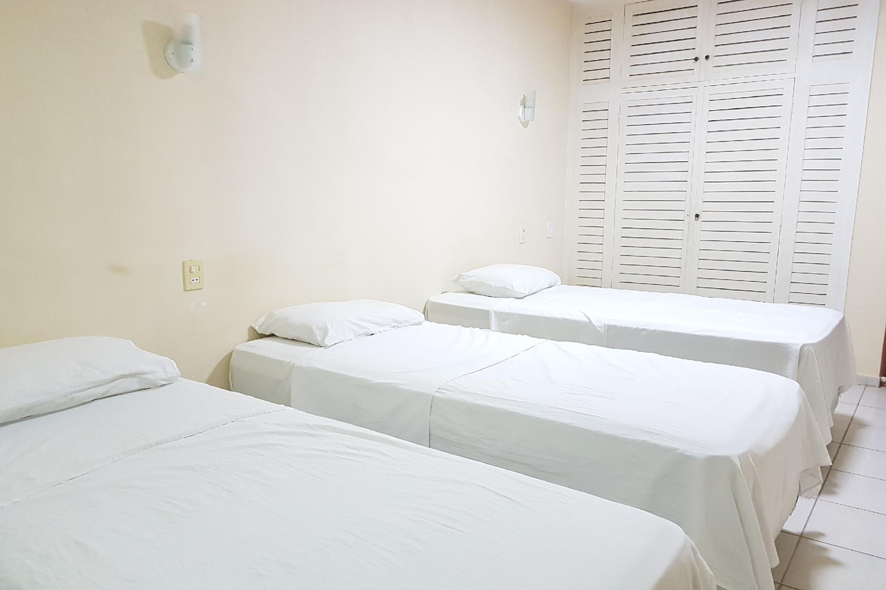 OYO Del Verde Hotel 12/18