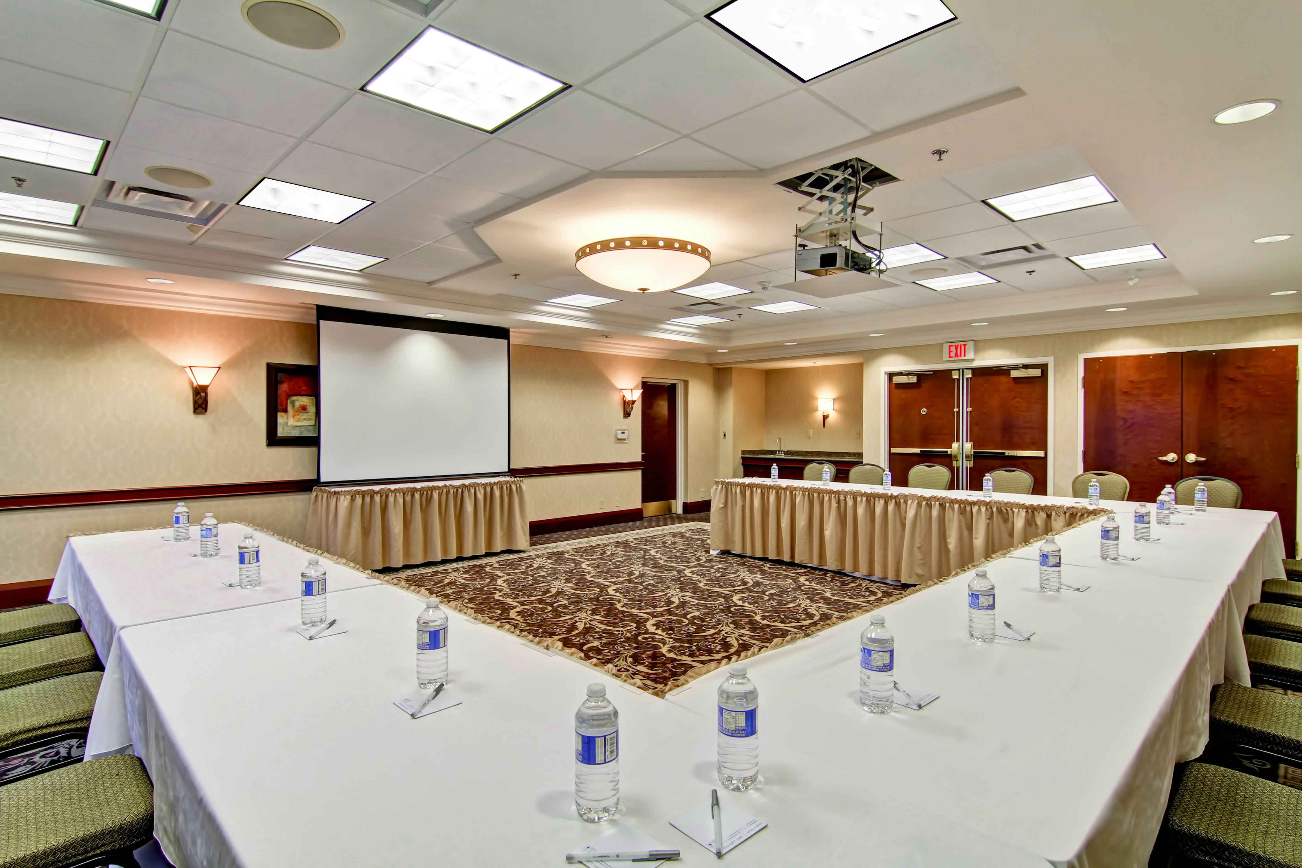 Hampton Inn and Suites by Hilton Guelph 54/58