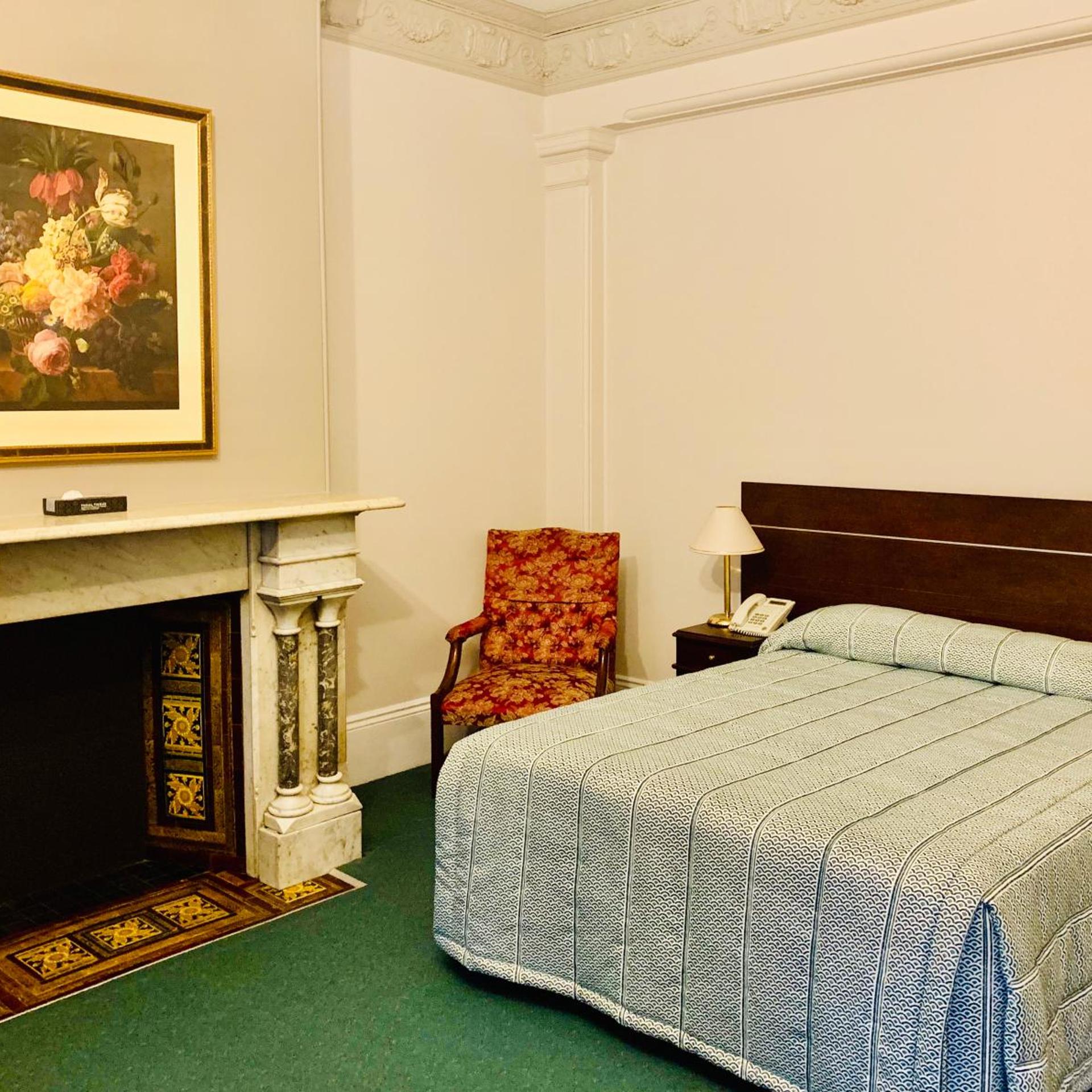 Heritage, Suite, Queen Bed, Balcony