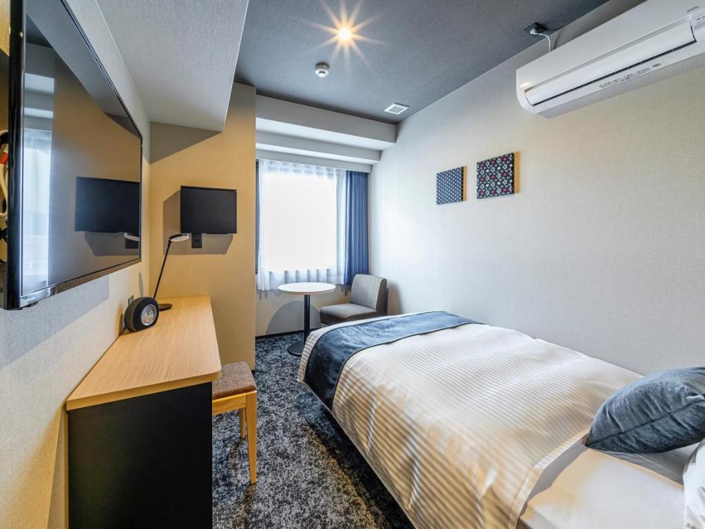 Semi Room, Double Bed