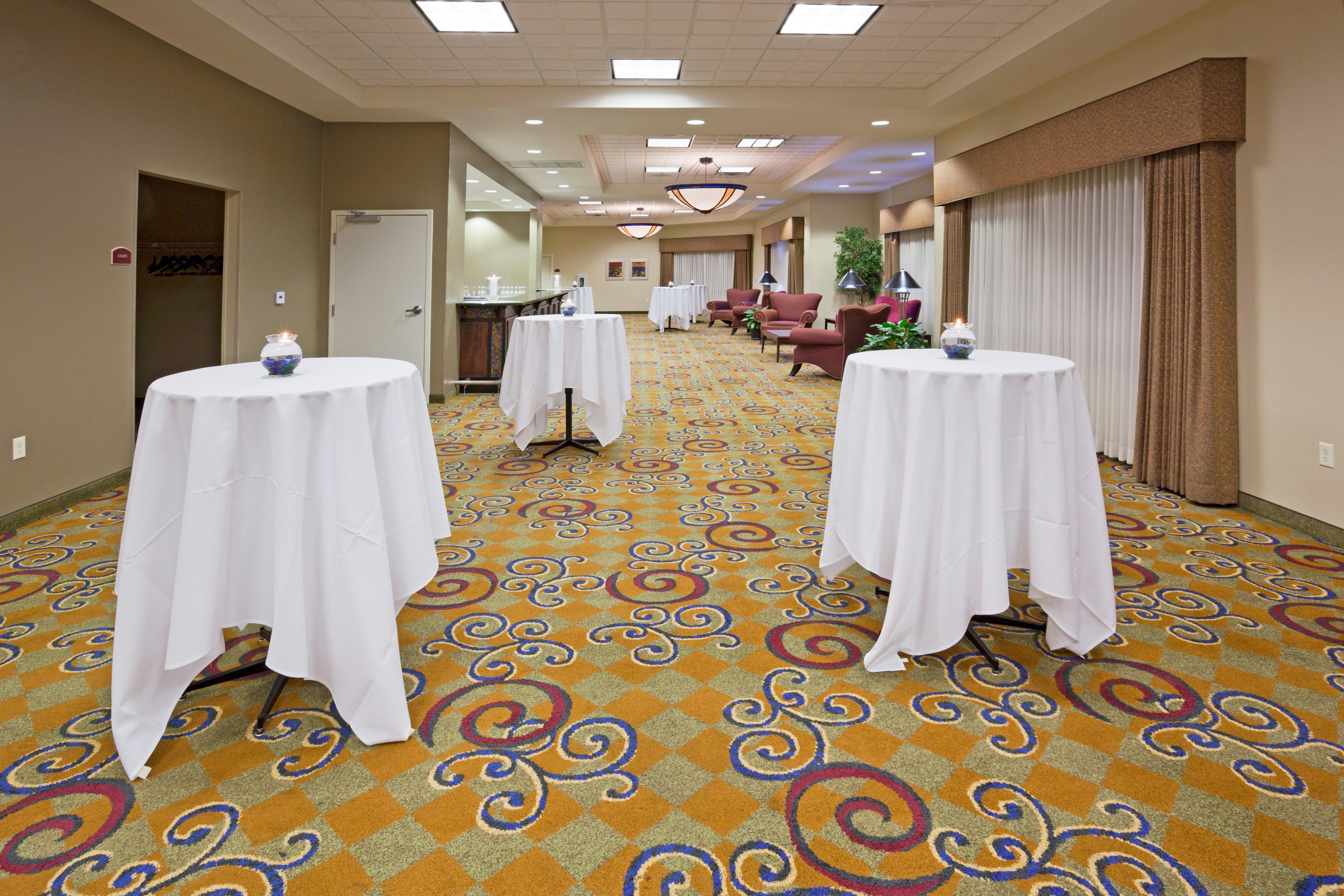 Holiday Inn Conference Ctr Marshfield 13/70