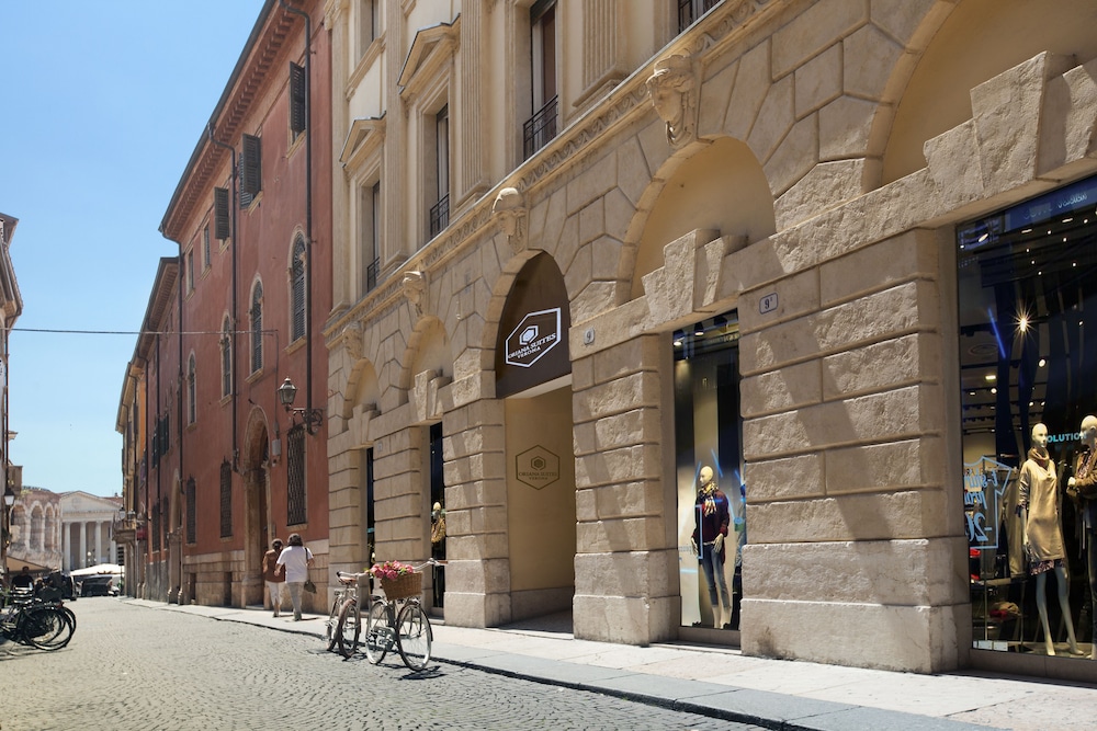 Oriana Suites Verona 1/51