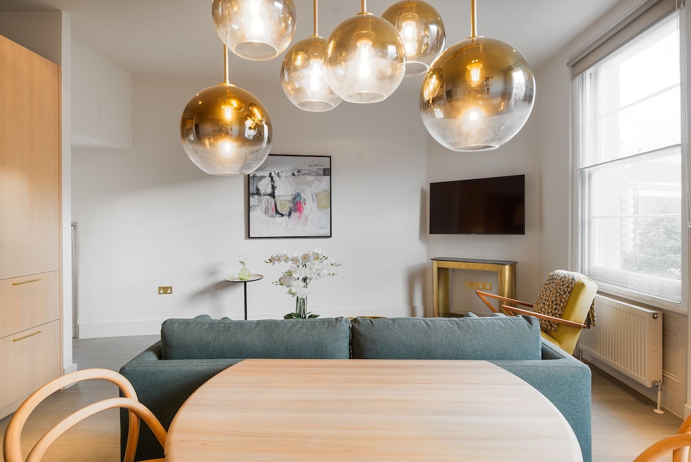 South Kensington by CAPITAL 51/65