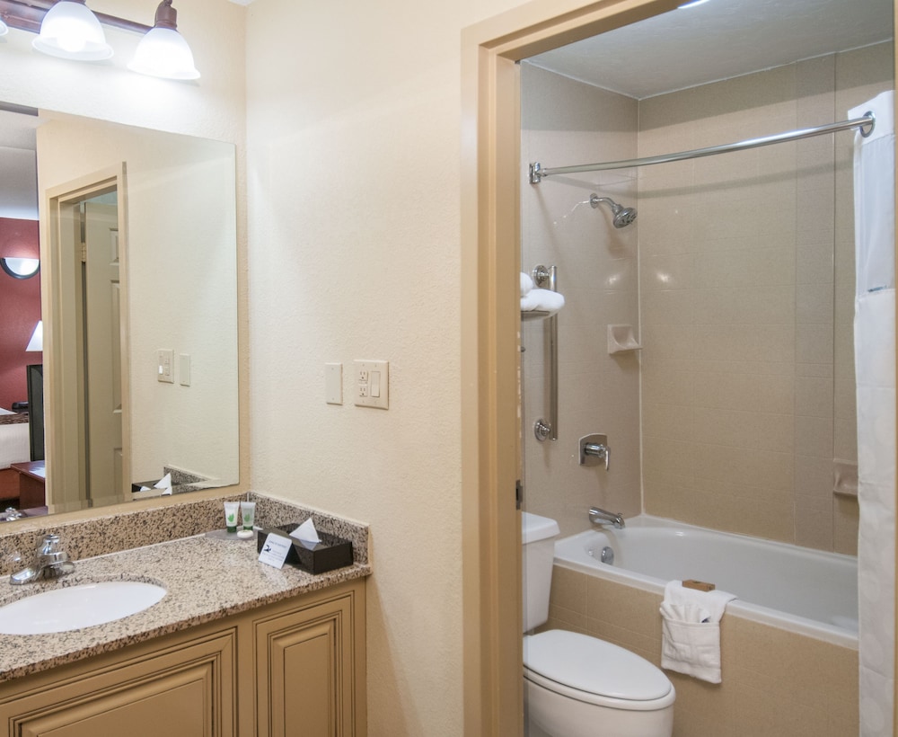 Governors Suites Hotel 16/47