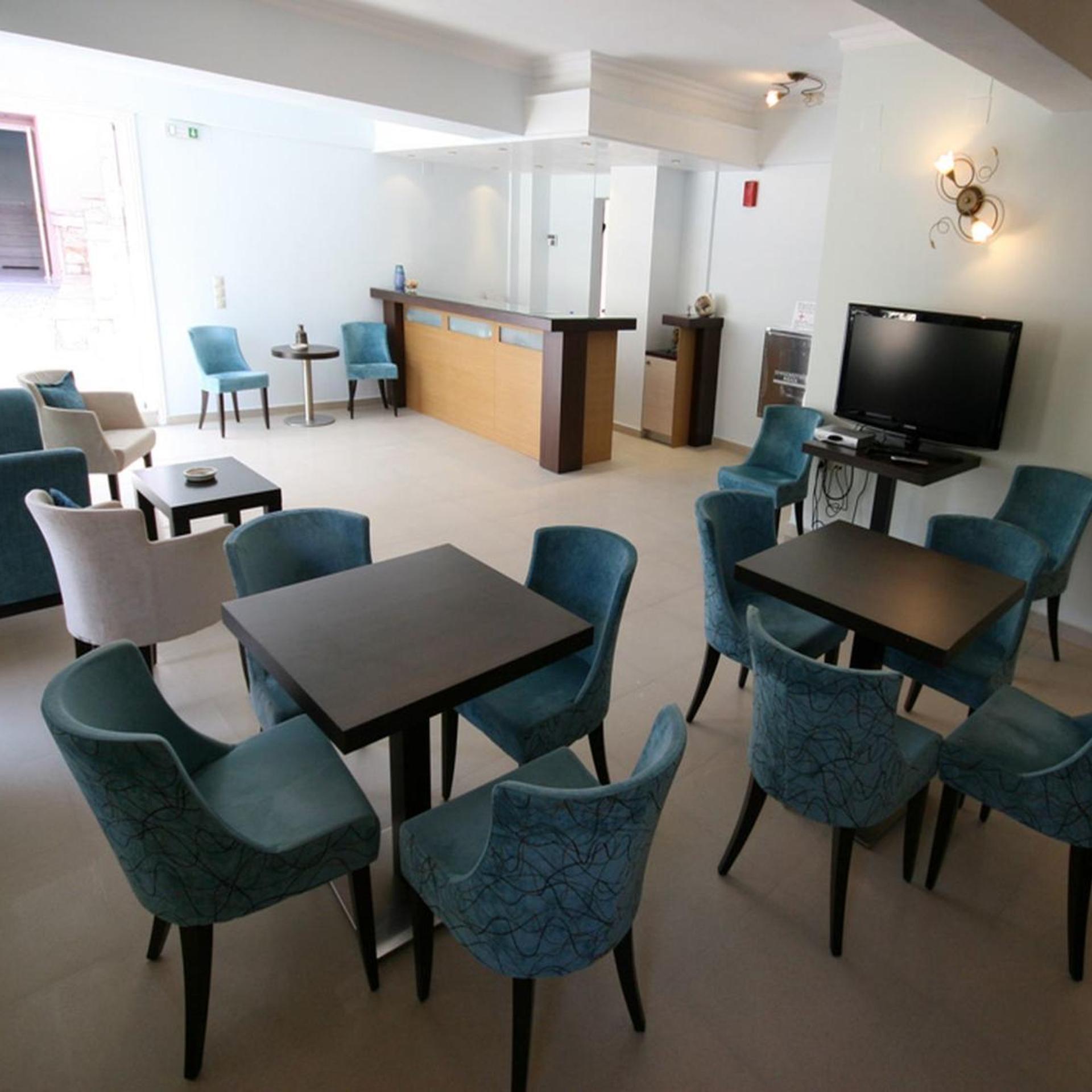 Ionis Hotel 36/42