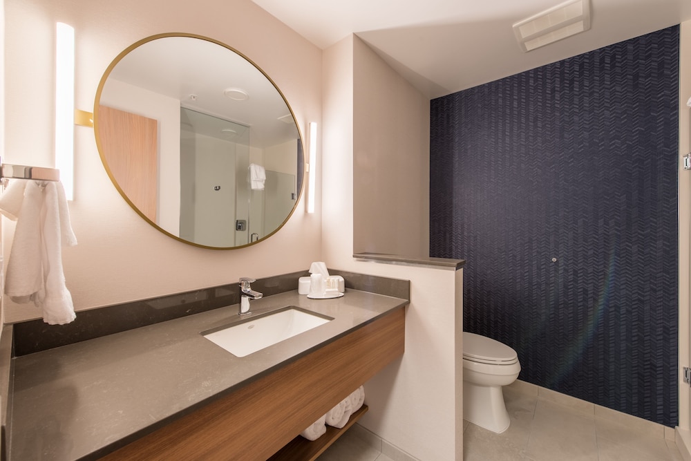 Fairfield Inn & Suites by Marriott Penticton 47/50
