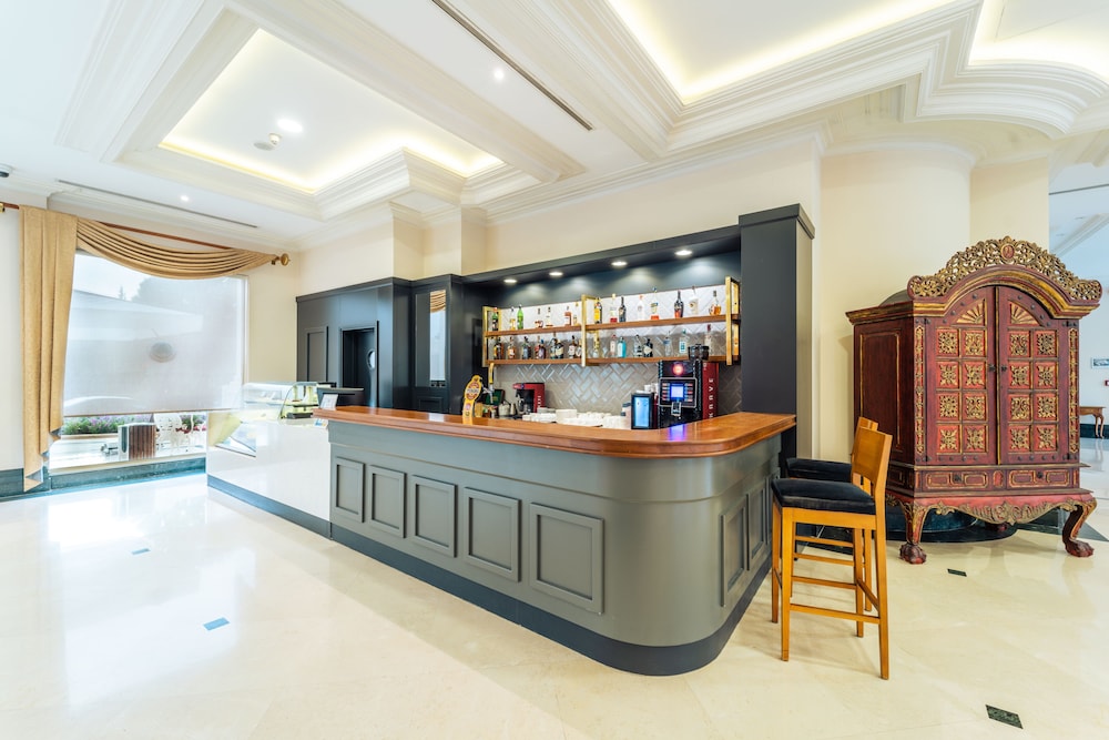 Ic Hotels Airport 9/69