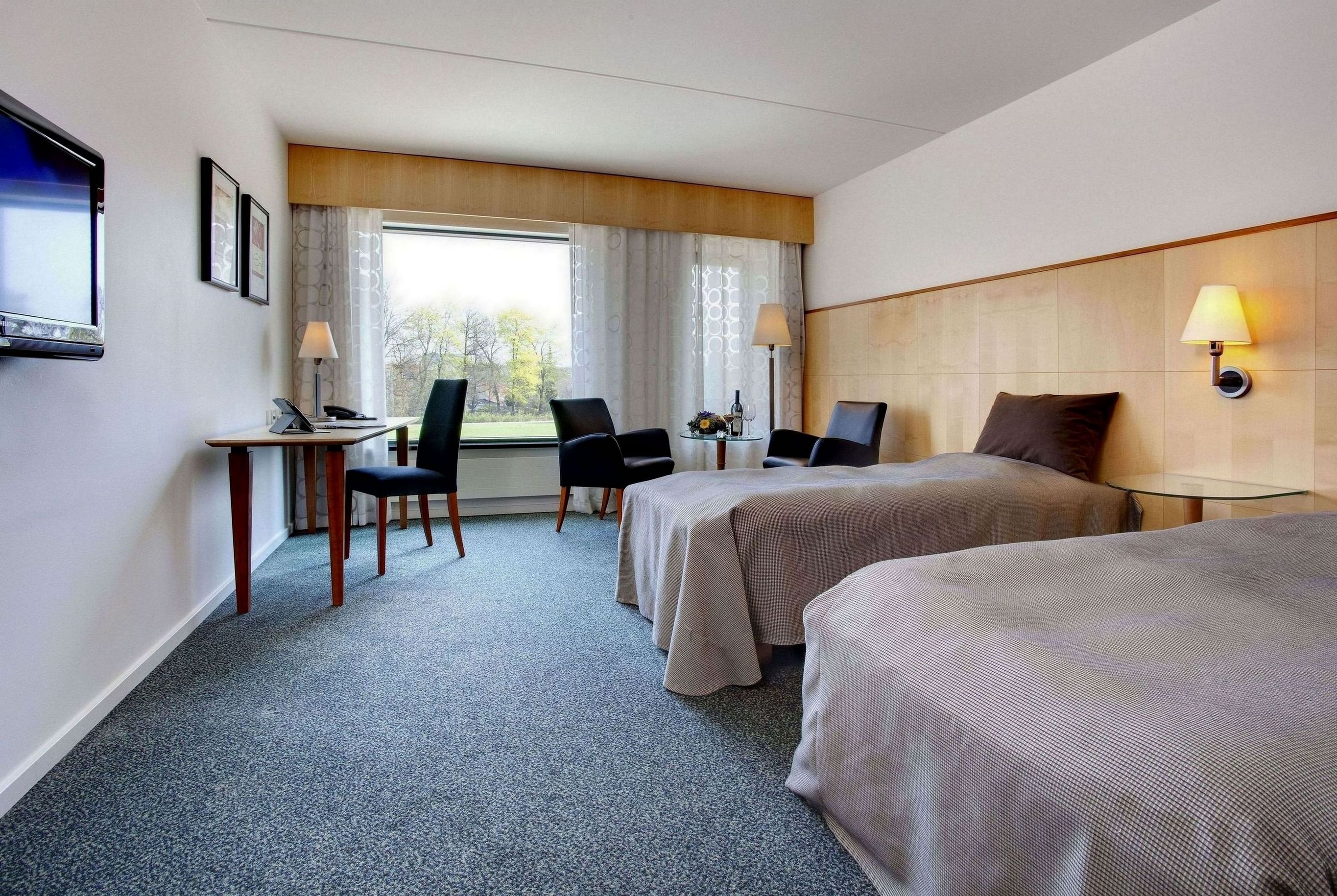 Northern, Twin Beds
