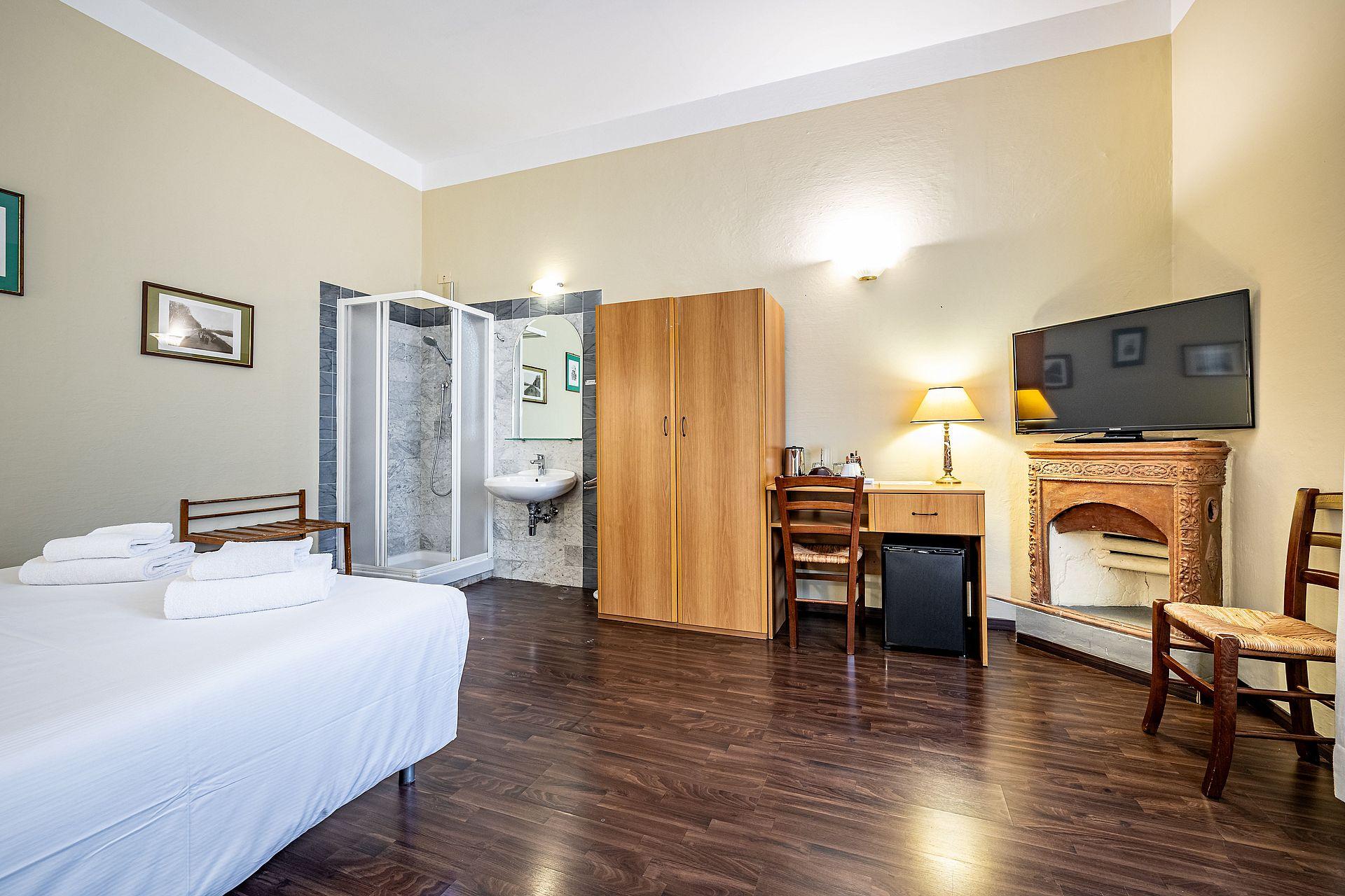 Room, Double or Twin Bed, External Bathroom