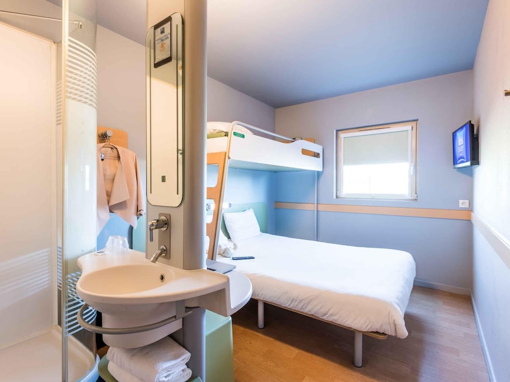 Ibis Budget Amberieu En Bugey Chateau Gaillard 33/36