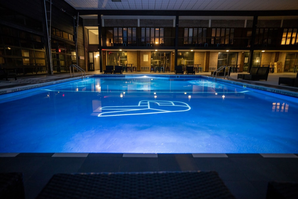 The Highlander Hotel Iowa City, an Ascend Collection Hotel 38/58