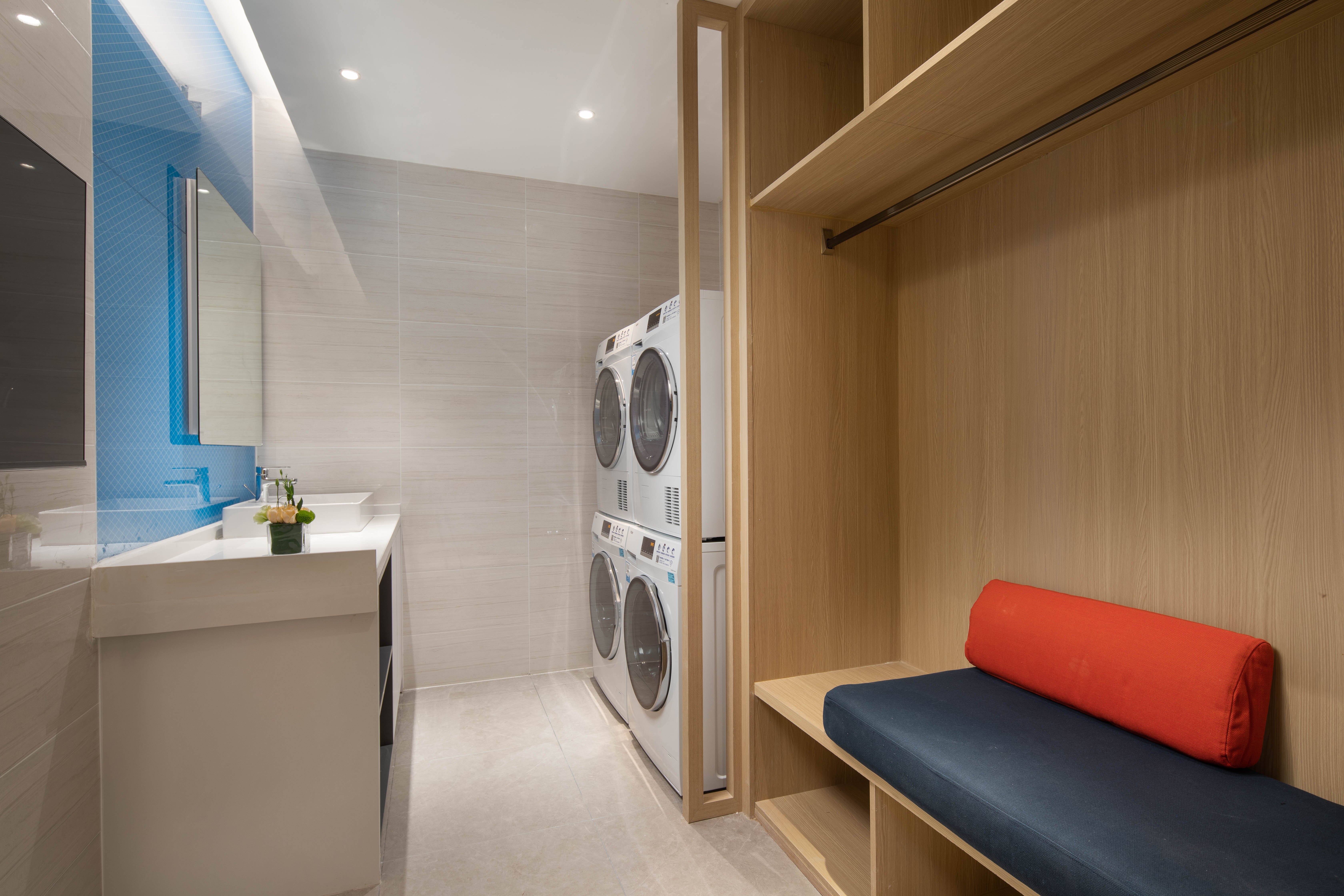 Holiday Inn Express Chengdu Wuhou New City 32/50