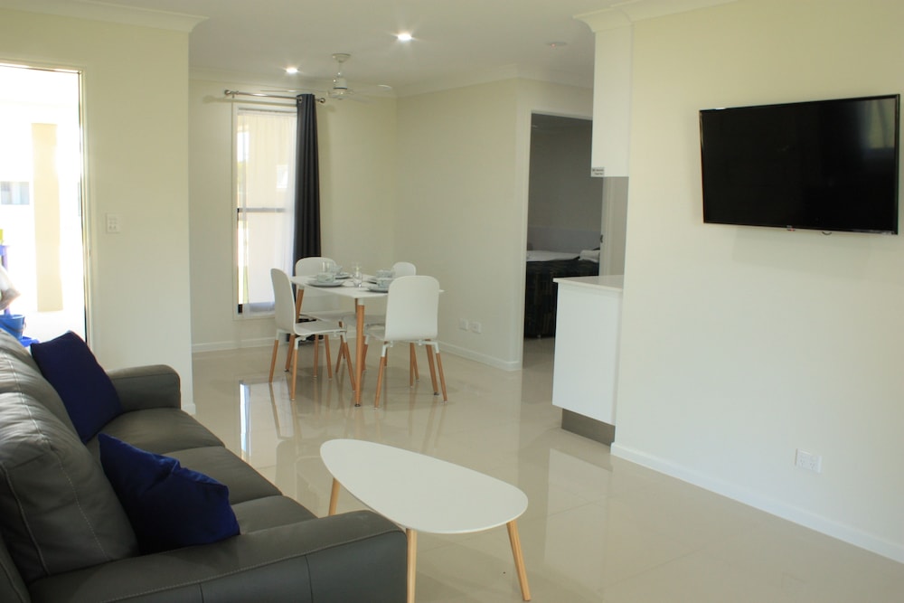 Casa Nostra Motel 36/55
