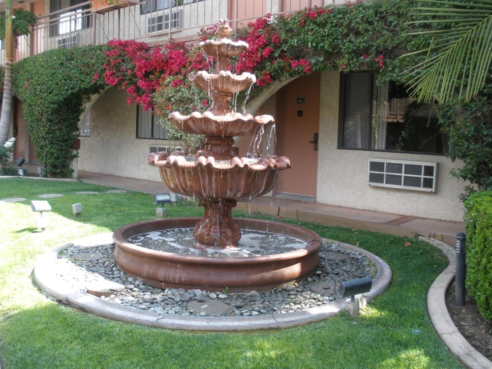 Garden Inn Suites 41/55
