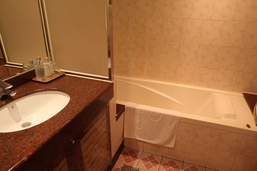 Diamond Hotel 15/38