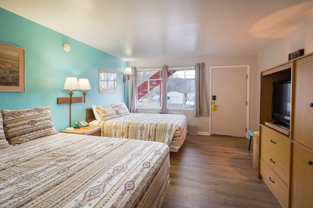 Apache Motel 19/48