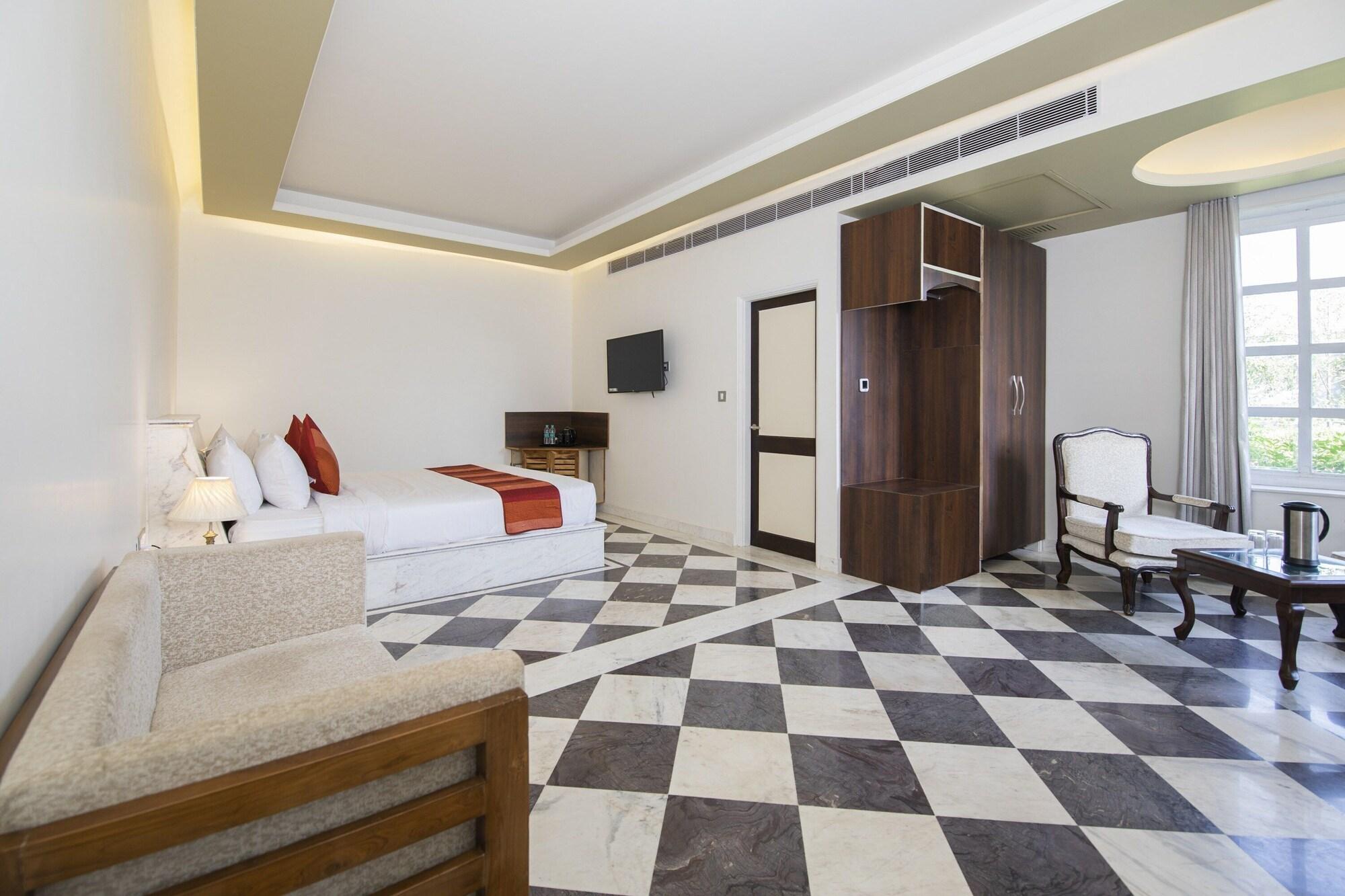 Hotel Tiger Kingdom 11/65