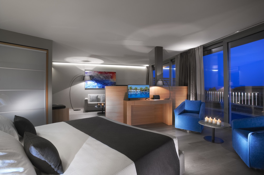 Blue Dolphin Hotel 23/44