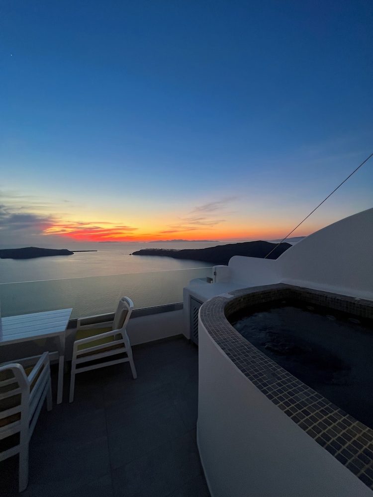 Unique Suites 38/50