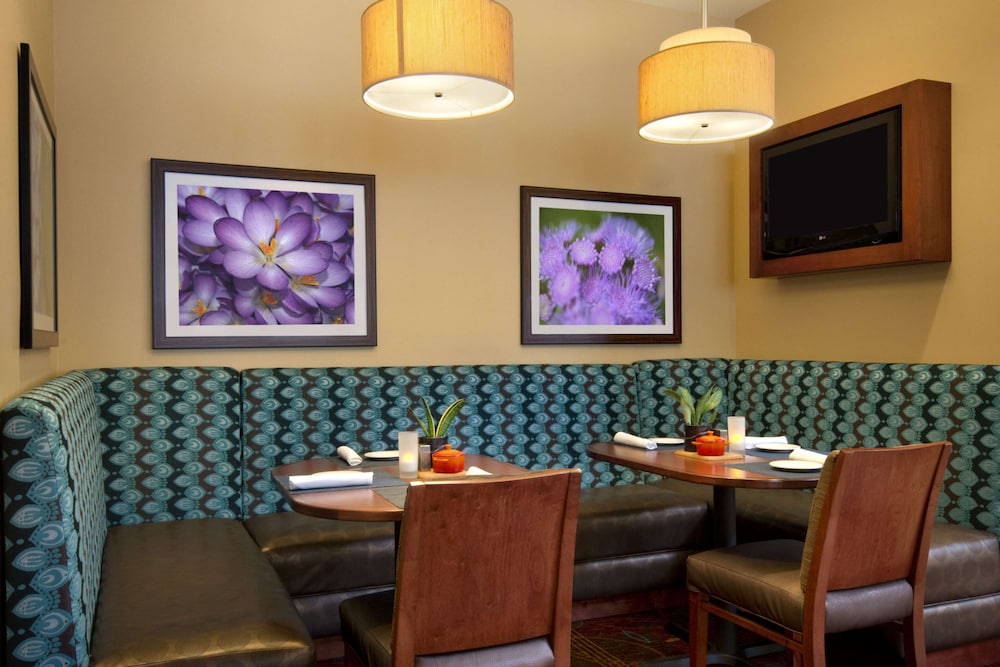 Hilton Garden Inn Chicago Ohare Airport 46/56