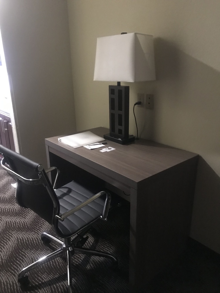 Quality Suites Indianapolis IN photo3