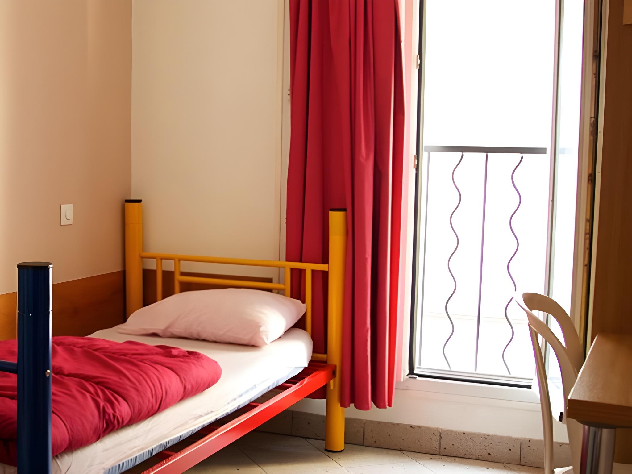 Private, 2 Bunk Beds, Shared Bathroom