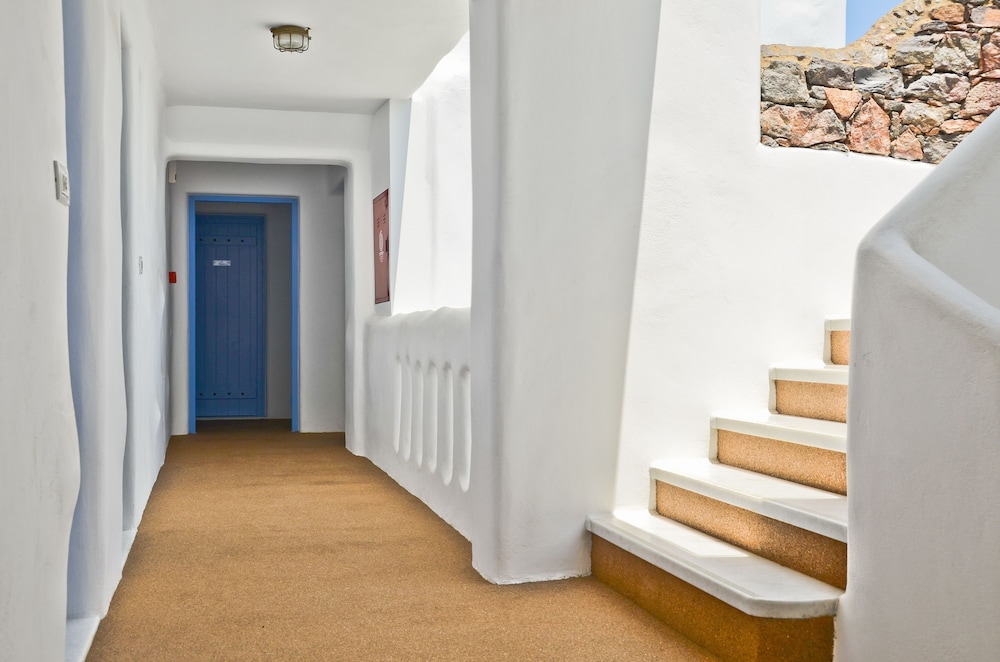 Naxos Island Hotel 35/74