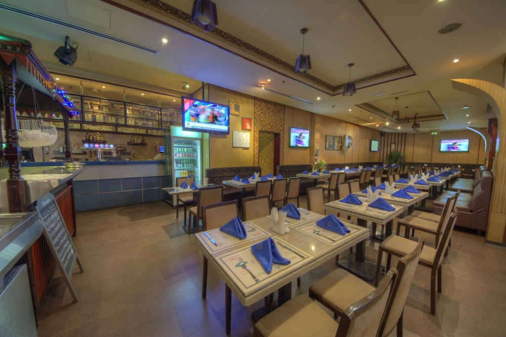 restaurant cafeteria