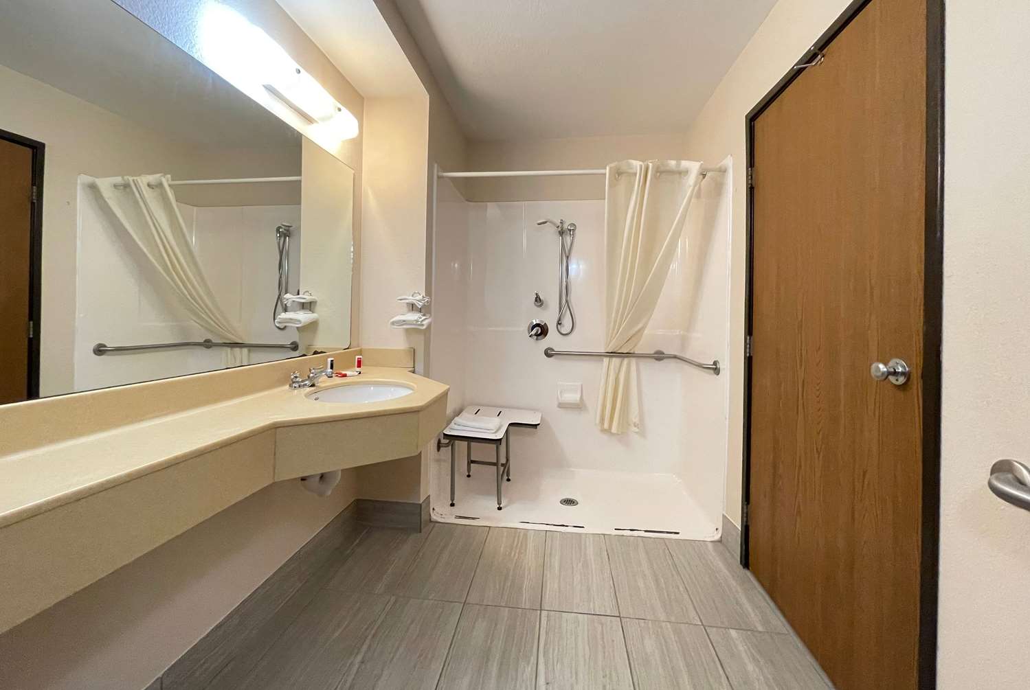 Super 8 by Wyndham Columbia Clark Lane 14/16