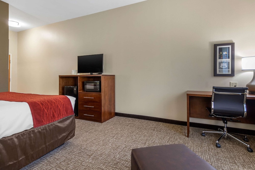 Comfort Inn & Suites Glenpool 14/32