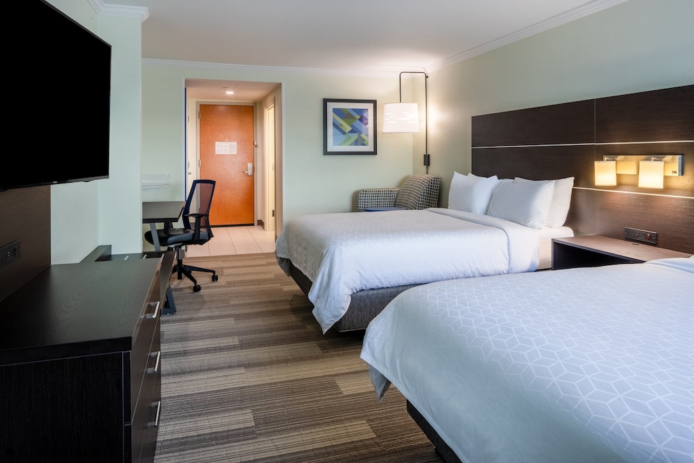 Standard, 2 Queen Beds