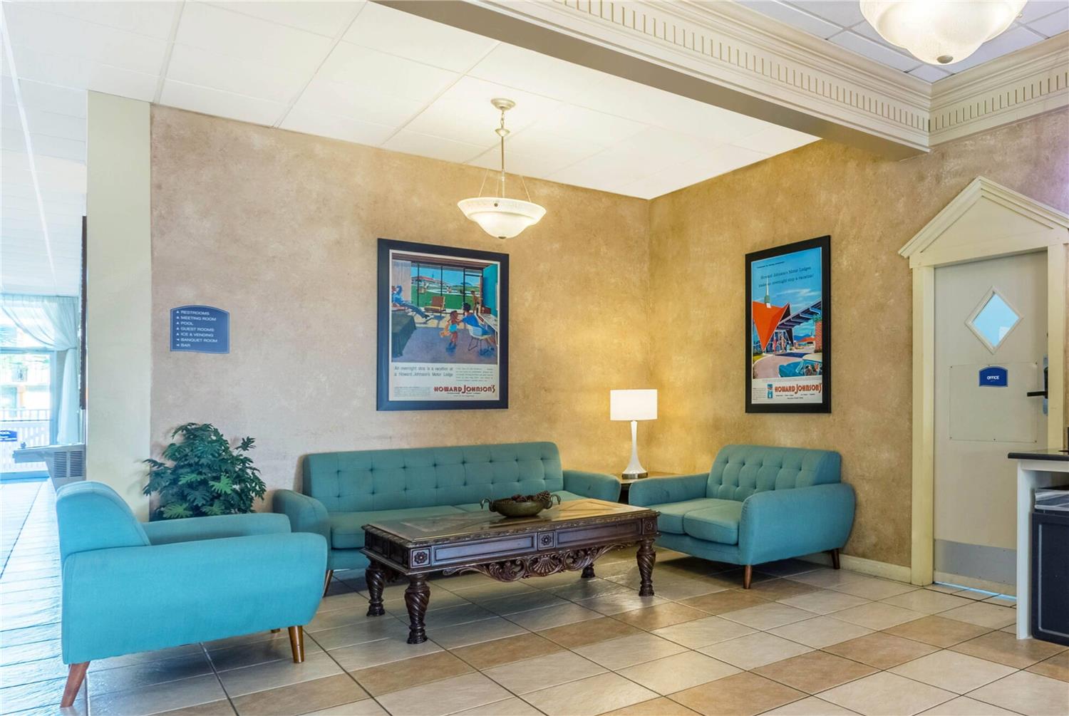 Howard Johnson by Wyndham Lakeland 11/23
