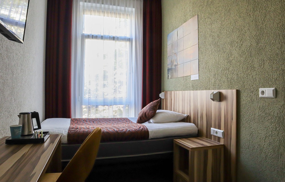 Hotel Asterisk a family run hotel 24/50
