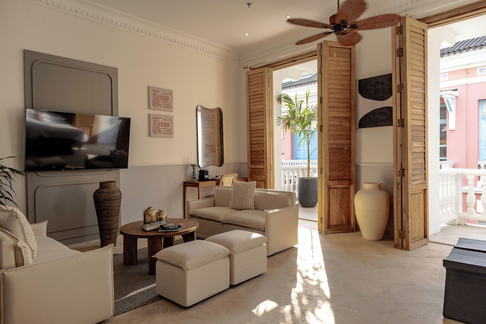 Casa Bianca by Faranda Boutique 35/58