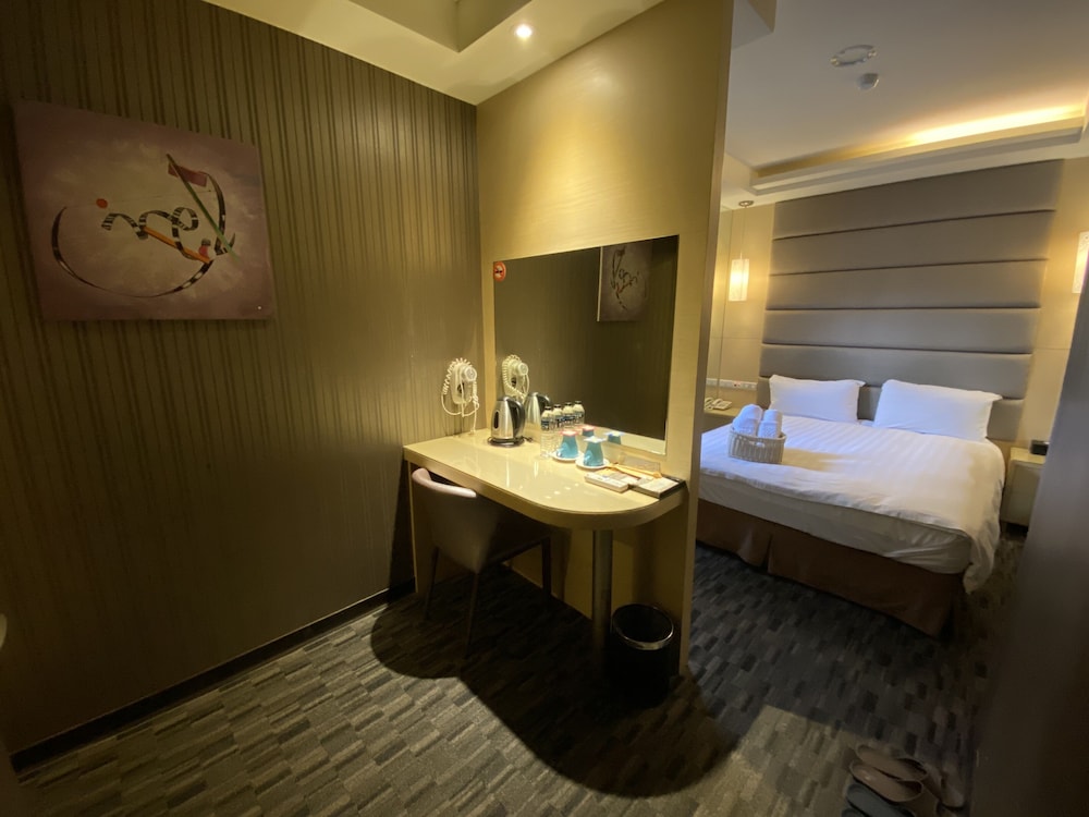 In99 Hotel 21/27