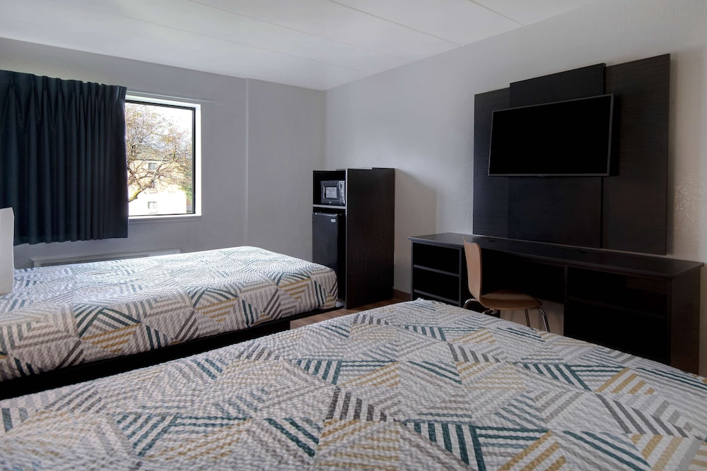 Motel6 Merrillville, IN 29/53