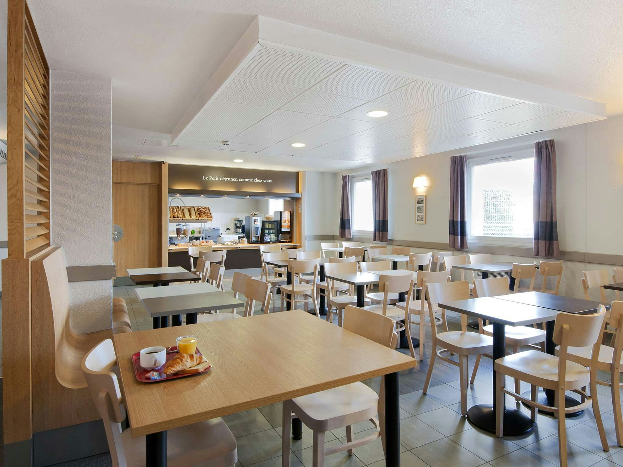 B&B Hotel Lyon Grand Stade Meyzieu 35/49