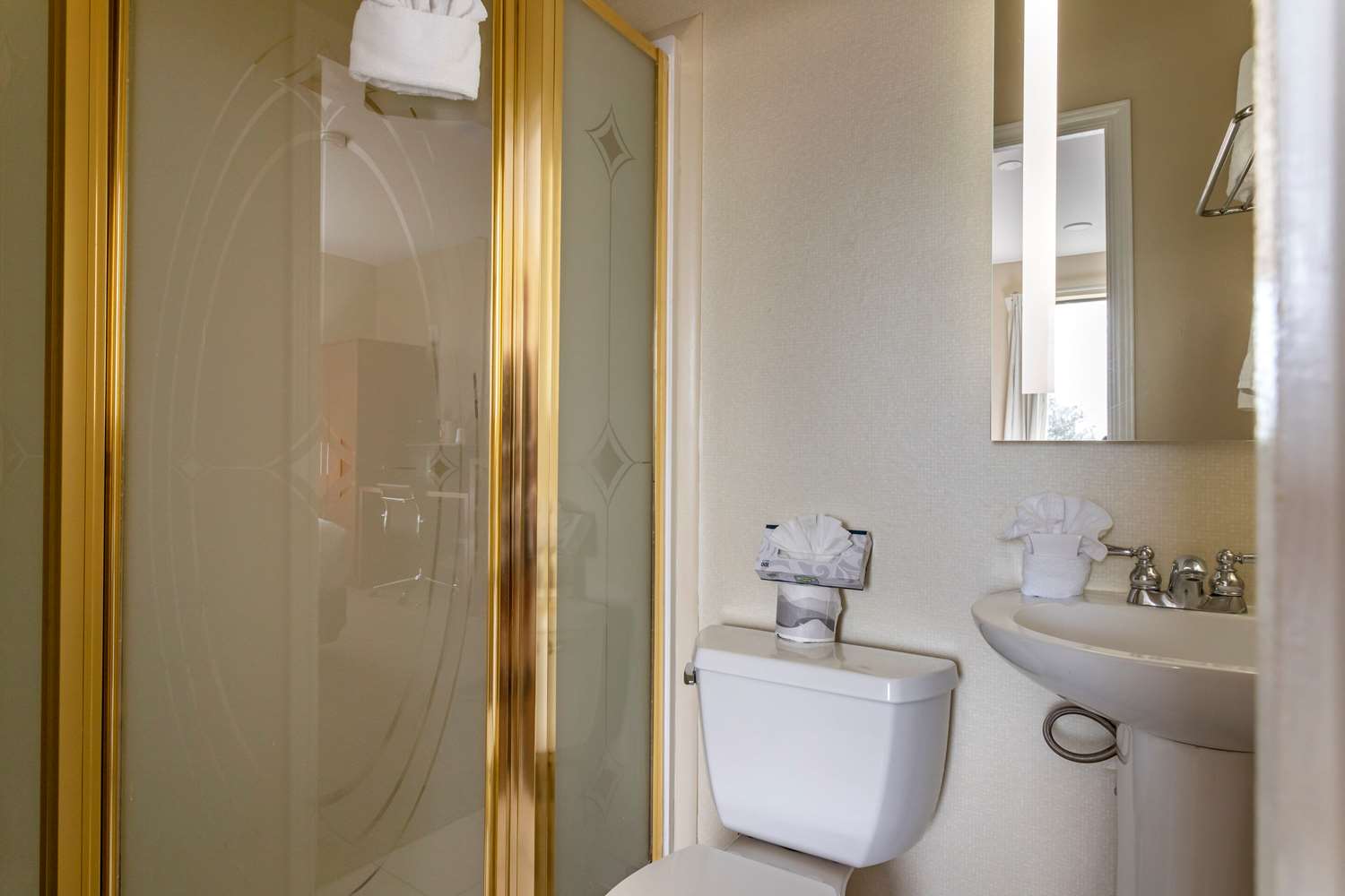 غرفة بسرير كوين، Comfort Suites Houston near Medical Center- NRG Stadium 4/4